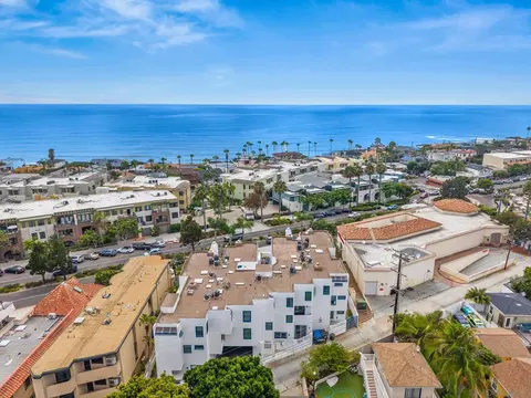 View/Area - 5437 La Jolla Blvd, La Jolla, CA 92037 photo 6 of 11
