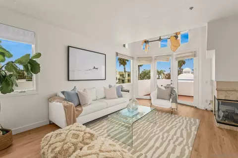 Living - 5437 La Jolla Blvd, La Jolla, CA 92037 photo 1 of 7