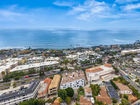 View/Area - 5437 La Jolla Blvd, La Jolla, CA 92037 photo 9 of 11