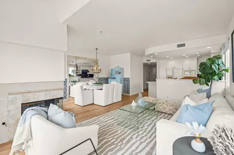 Living - 5437 La Jolla Blvd, La Jolla, CA 92037 photo 5 of 7