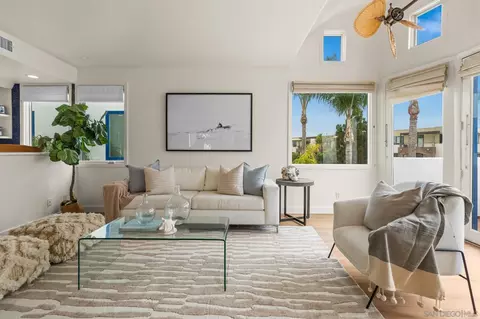 Living - 5437 La Jolla Blvd, La Jolla, CA 92037 photo 3 of 7