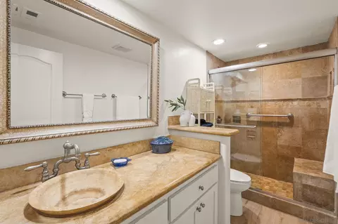 Bath - 5437 La Jolla Blvd, La Jolla, CA 92037 photo 3 of 4