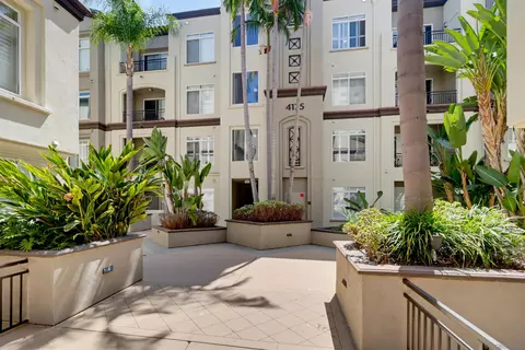 Exterior - 4175 Executive Dr #G205, La Jolla, CA 92037 photo 4 of 5