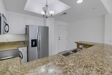 Kitchen - 4175 Executive Dr #G205, La Jolla, CA 92037 photo 2 of 2