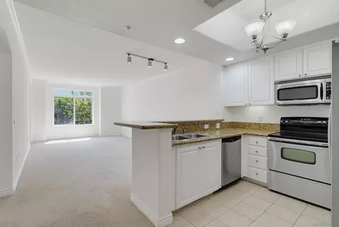 4175 Executive Dr #G205, La Jolla, CA 92037