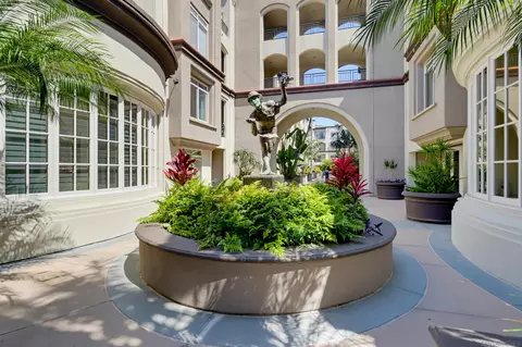 Exterior - 4175 Executive Dr #G205, La Jolla, CA 92037 photo 3 of 5