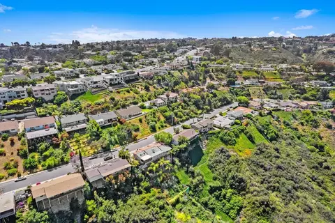 View/Area - 5713 Desert View Dr, La Jolla, CA 92037 photo 6 of 8