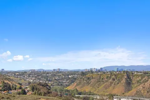 View/Area - 5713 Desert View Dr, La Jolla, CA 92037 photo 3 of 8