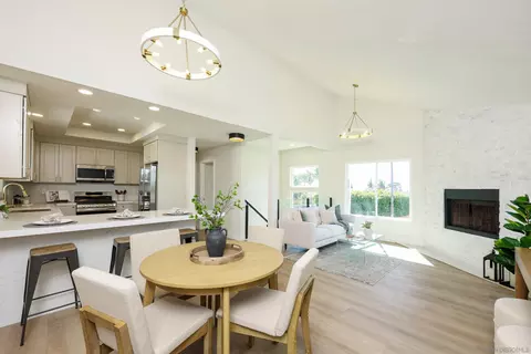 Dining - 658-660 Santa Fe Dr, Encinitas, CA 92024 photo 1 of 2