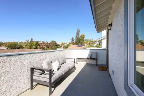 Exterior - 658-660 Santa Fe Dr, Encinitas, CA 92024 photo 1 of 11