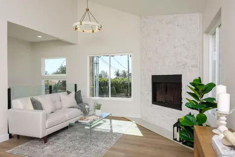 Living - 658-660 Santa Fe Dr, Encinitas, CA 92024 photo 1 of 1