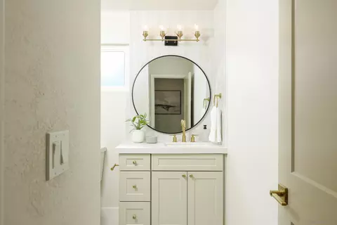Bath - 658-660 Santa Fe Dr, Encinitas, CA 92024 photo 1 of 5