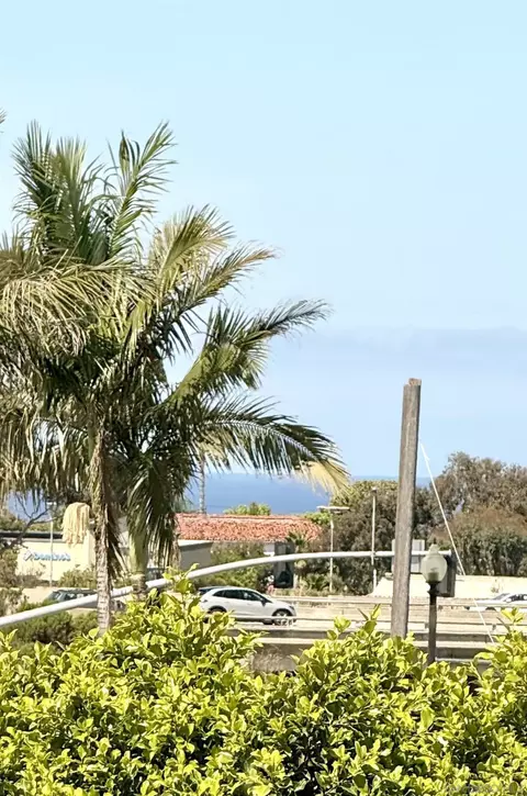 View/Area - 658-660 Santa Fe Dr, Encinitas, CA 92024 photo 2 of 5