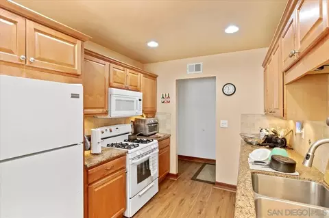 Kitchen - 9407 Lake Canyon Rd, Santee, CA 92071 photo 2 of 3