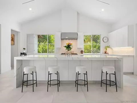 16947 Avenida Luis, Rancho Santa Fe, CA 92067