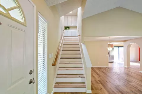 Entry Way - 809 Applewilde Dr, San Marcos, CA 92078 photo 3 of 4