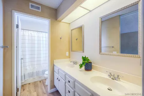 Bath - 809 Applewilde Dr, San Marcos, CA 92078 photo 3 of 6