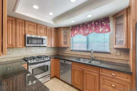 Kitchen - 809 Applewilde Dr, San Marcos, CA 92078 photo 3 of 6