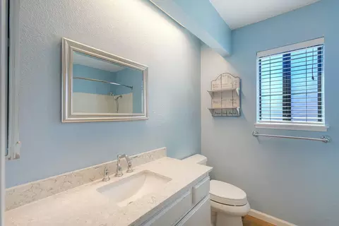 Bath - 809 Applewilde Dr, San Marcos, CA 92078 photo 6 of 6
