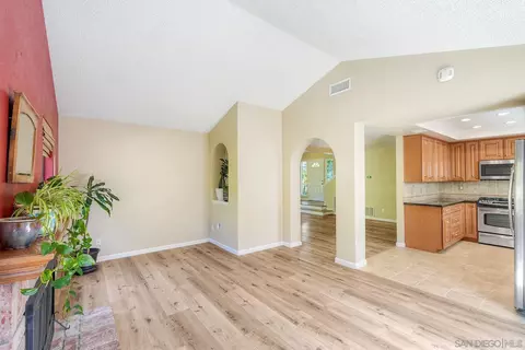 Living - 809 Applewilde Dr, San Marcos, CA 92078 photo 7 of 8