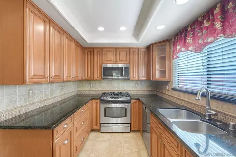 Kitchen - 809 Applewilde Dr, San Marcos, CA 92078 photo 2 of 6