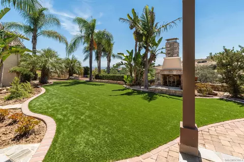 Exterior - 5148 Minneola Dr, Fallbrook, CA 92028 photo 6 of 20