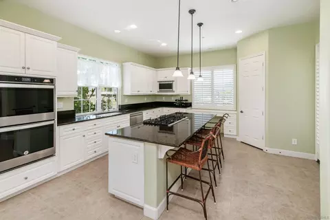 Kitchen - 5148 Minneola Dr, Fallbrook, CA 92028 photo 1 of 2