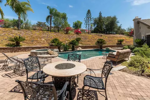 Exterior - 5148 Minneola Dr, Fallbrook, CA 92028 photo 9 of 20