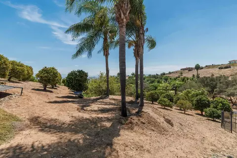 Exterior - 5148 Minneola Dr, Fallbrook, CA 92028 photo 14 of 20