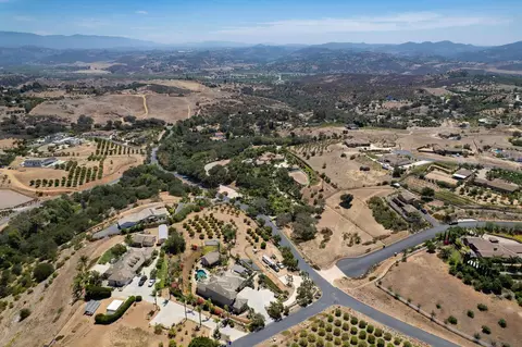 View/Area - 5148 Minneola Dr, Fallbrook, CA 92028 photo 6 of 7