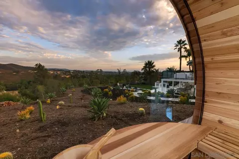View/Area - 1112 Starview Dr, Vista, CA 92084 photo 3 of 4