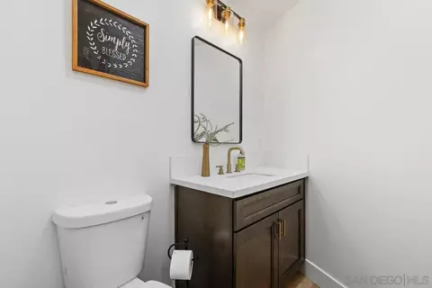 Bath - 1112 Starview Dr, Vista, CA 92084 photo 6 of 8
