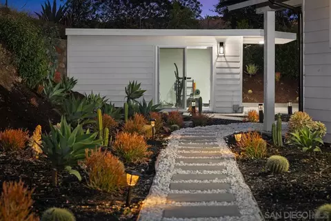 Exterior - 1112 Starview Dr, Vista, CA 92084 photo 4 of 8