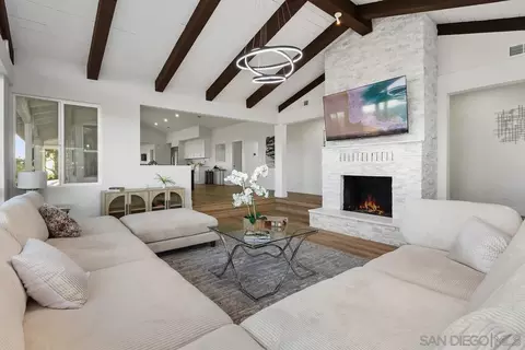 Living - 1112 Starview Dr, Vista, CA 92084 photo 2 of 2
