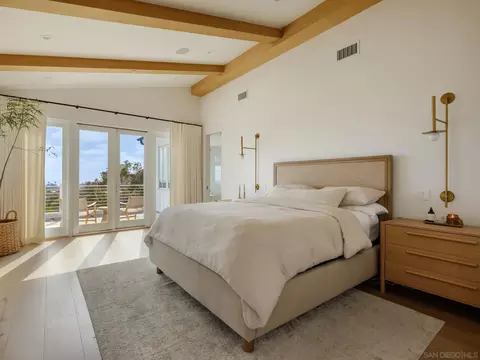 Bedroom - 1212 Hymettus Ave, Encinitas, CA 92024 photo 1 of 4