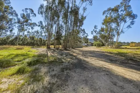 Exterior - 5461 Rainbow Crk, Fallbrook, CA 92028 photo 5 of 9