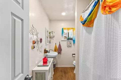 Bath - 127 W 11th, Escondido, CA 92025 photo 2 of 6
