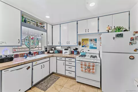 Kitchen - 127 W 11th, Escondido, CA 92025 photo 3 of 6