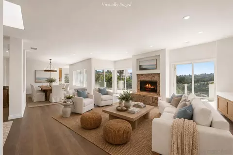 Living - 941 Avocado Pl, Del Mar, CA 92014 photo 3 of 9