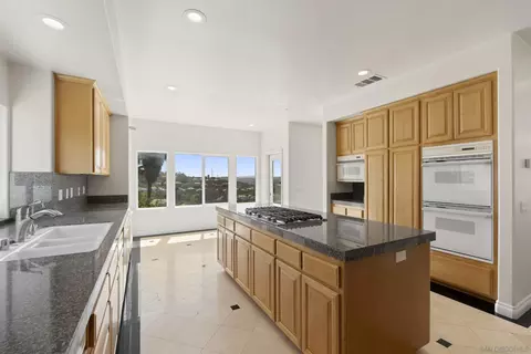 Kitchen - 941 Avocado Pl, Del Mar, CA 92014 photo 1 of 3