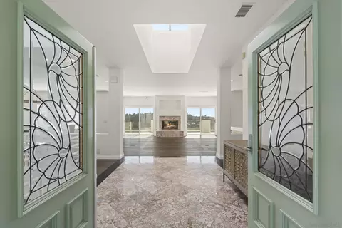 Entry Way - 941 Avocado Pl, Del Mar, CA 92014 photo 2 of 6