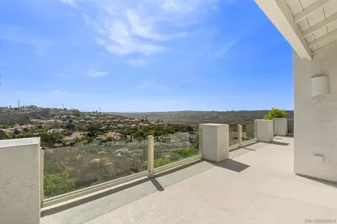 Exterior - 941 Avocado Pl, Del Mar, CA 92014 photo 2 of 6
