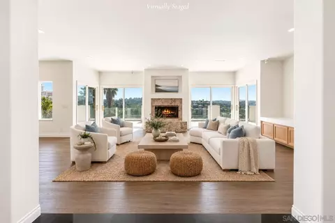Living - 941 Avocado Pl, Del Mar, CA 92014 photo 1 of 9
