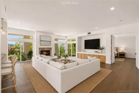 Living - 941 Avocado Pl, Del Mar, CA 92014 photo 5 of 9
