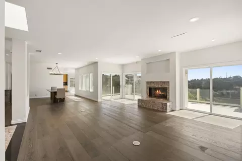 Living - 941 Avocado Pl, Del Mar, CA 92014 photo 4 of 9