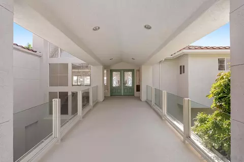 Entry Way - 941 Avocado Pl, Del Mar, CA 92014 photo 1 of 6