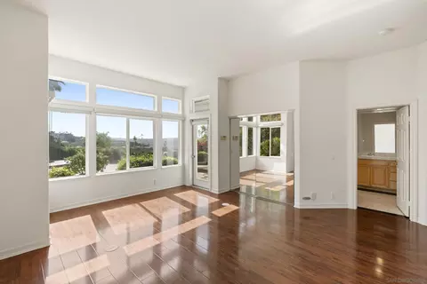 Living - 941 Avocado Pl, Del Mar, CA 92014 photo 9 of 9