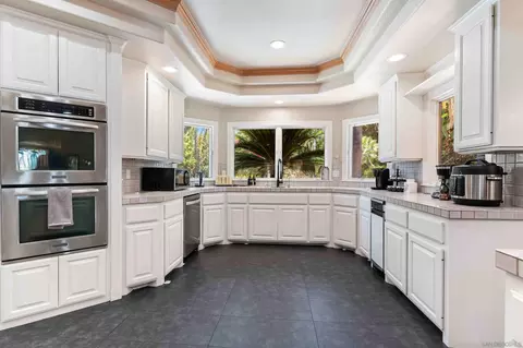 Kitchen - 2369 Vern Dr, Fallbrook, CA 92028 photo 1 of 2