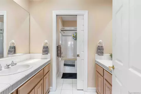 Bath - 2369 Vern Dr, Fallbrook, CA 92028 photo 3 of 3
