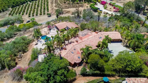 View/Area - 2369 Vern Dr, Fallbrook, CA 92028 photo 3 of 5